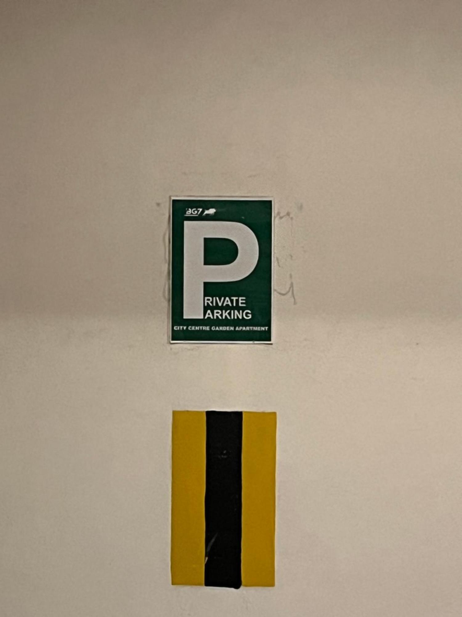 City Centre Apartment With Parking プラハ エクステリア 写真